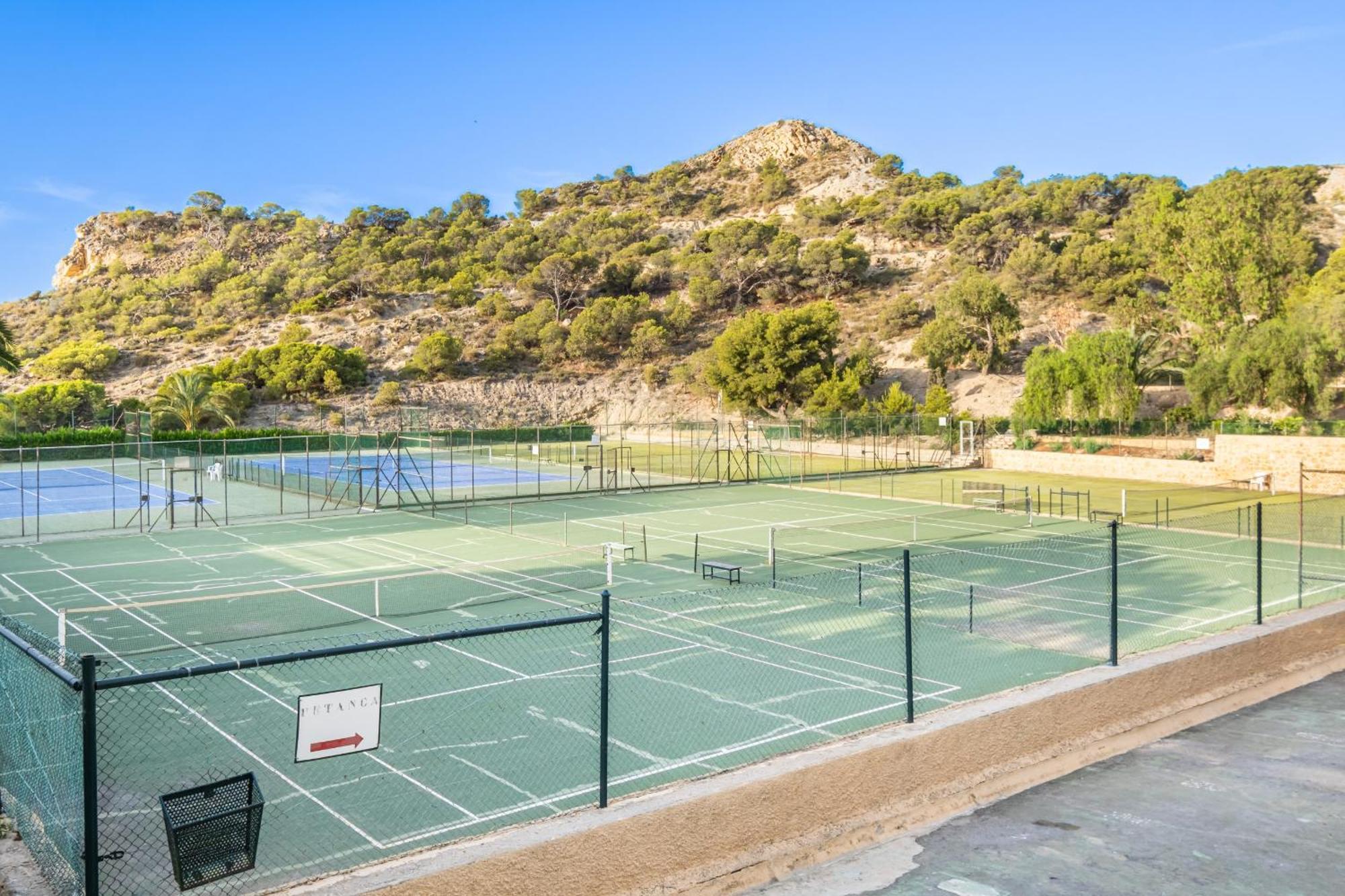Eurotennis Paradise Beach Apartments Вильяхойоса Экстерьер фото